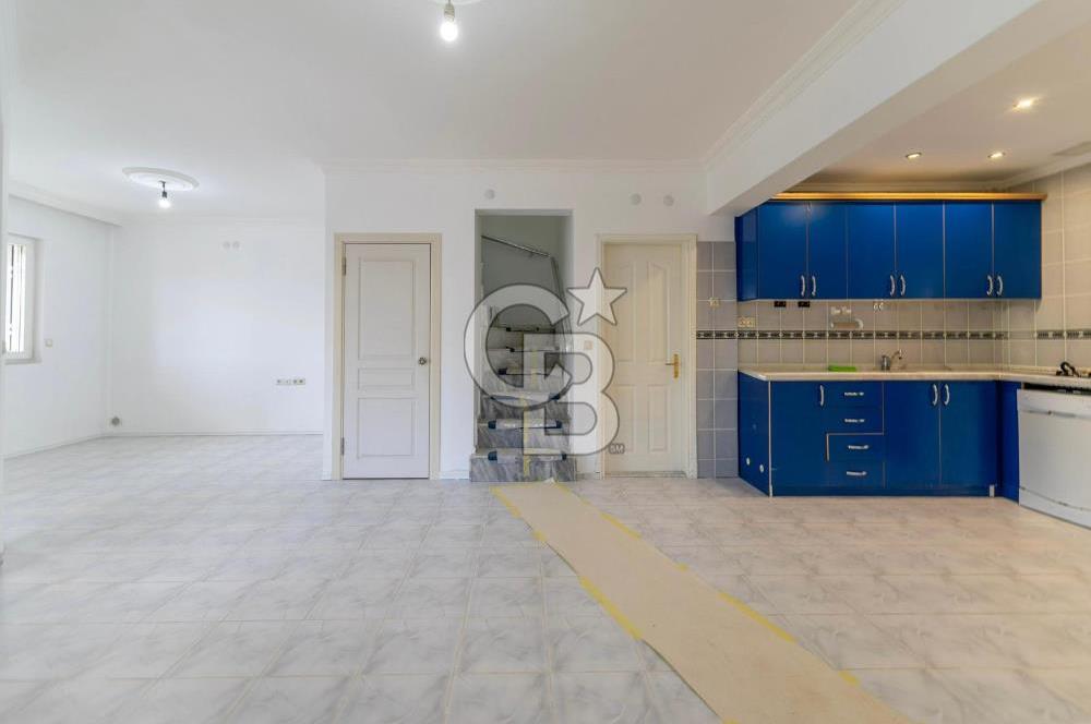 ÇEŞME ALAÇATI'DA YENİLENMİŞ, MASRAFSIZ, 3+1 VİLLA