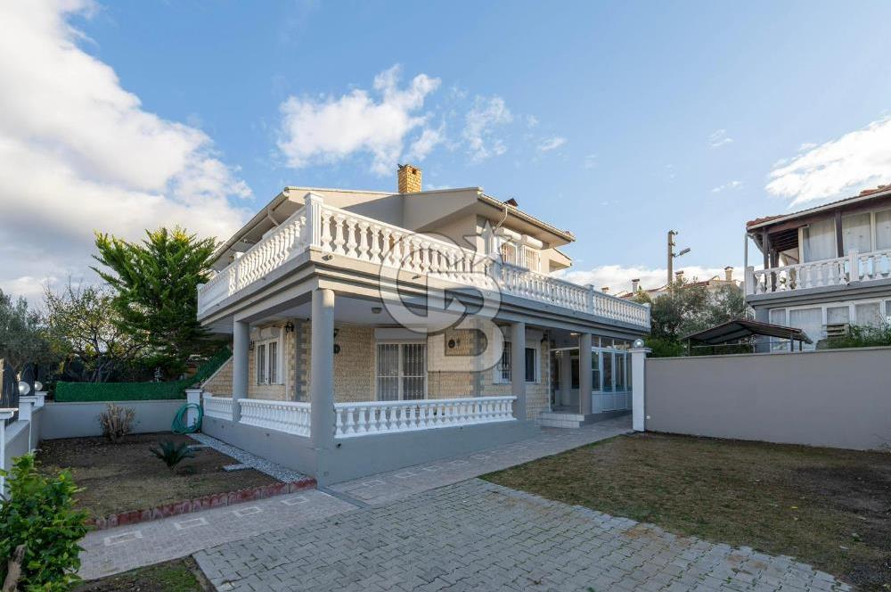 ÇEŞME ALAÇATI'DA YENİLENMİŞ, MASRAFSIZ, 3+1 VİLLA