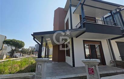 Ayvalık Altınova Altınköy de Sıfır 3+1 Bahçeli Tripleks Villa