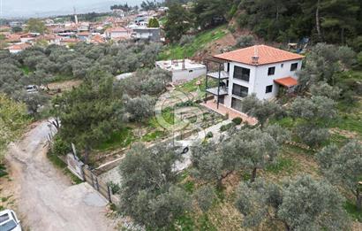 KEMALPAŞA DEREKÖY’DE SATILIK TRİPLEKS ÖZEL TASARIMLI VİLLA