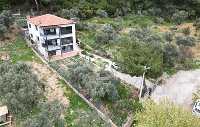 KEMALPAŞA DEREKÖY’DE SATILIK TRİPLEKS ÖZEL TASARIMLI VİLLA