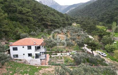 KEMALPAŞA DEREKÖY’DE SATILIK TRİPLEKS ÖZEL TASARIMLI VİLLA