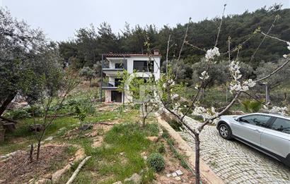 KEMALPAŞA DEREKÖY’DE SATILIK TRİPLEKS ÖZEL TASARIMLI VİLLA