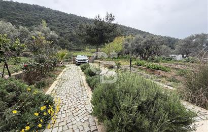 KEMALPAŞA DEREKÖY’DE SATILIK TRİPLEKS ÖZEL TASARIMLI VİLLA