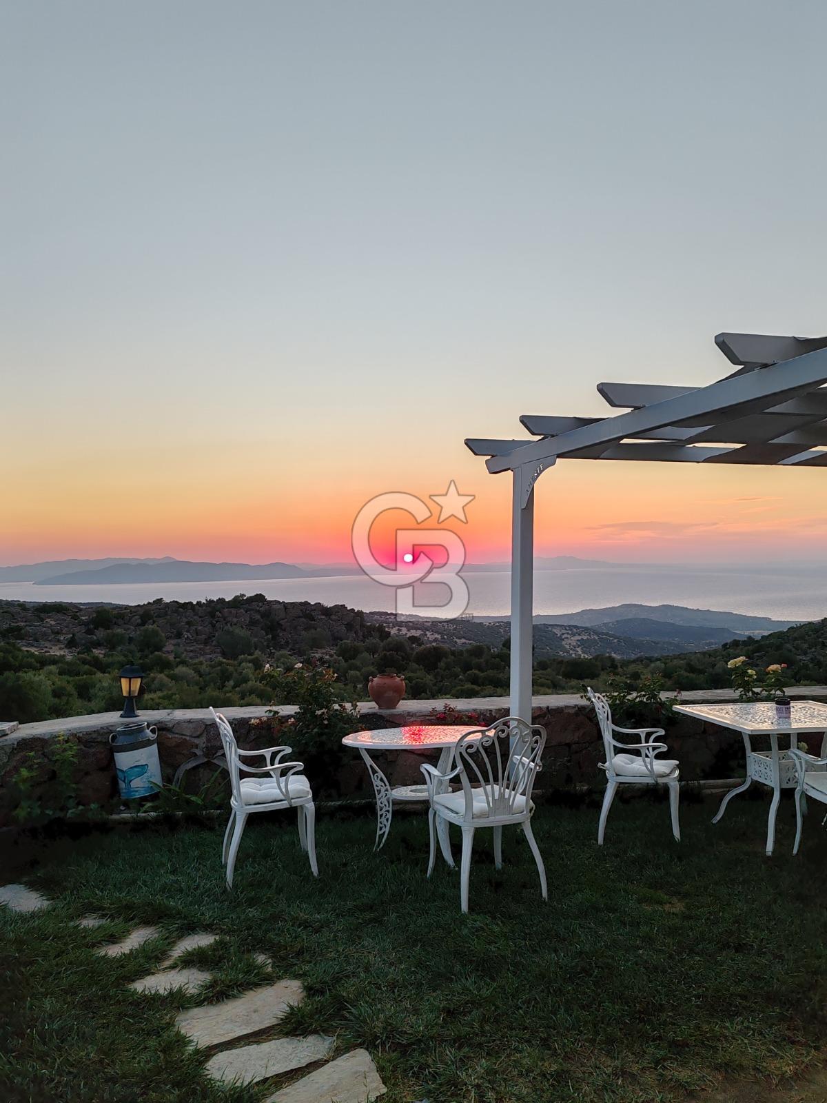 DİKİLİ'DE DENİZ MANZARALI 6 ODALI TAŞ BUTİK OTEL