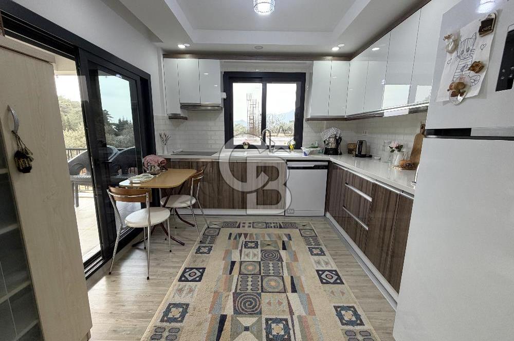 KEMALPAŞA DEREKÖY’DE SATILIK TRİPLEKS ÖZEL TASARIMLI VİLLA