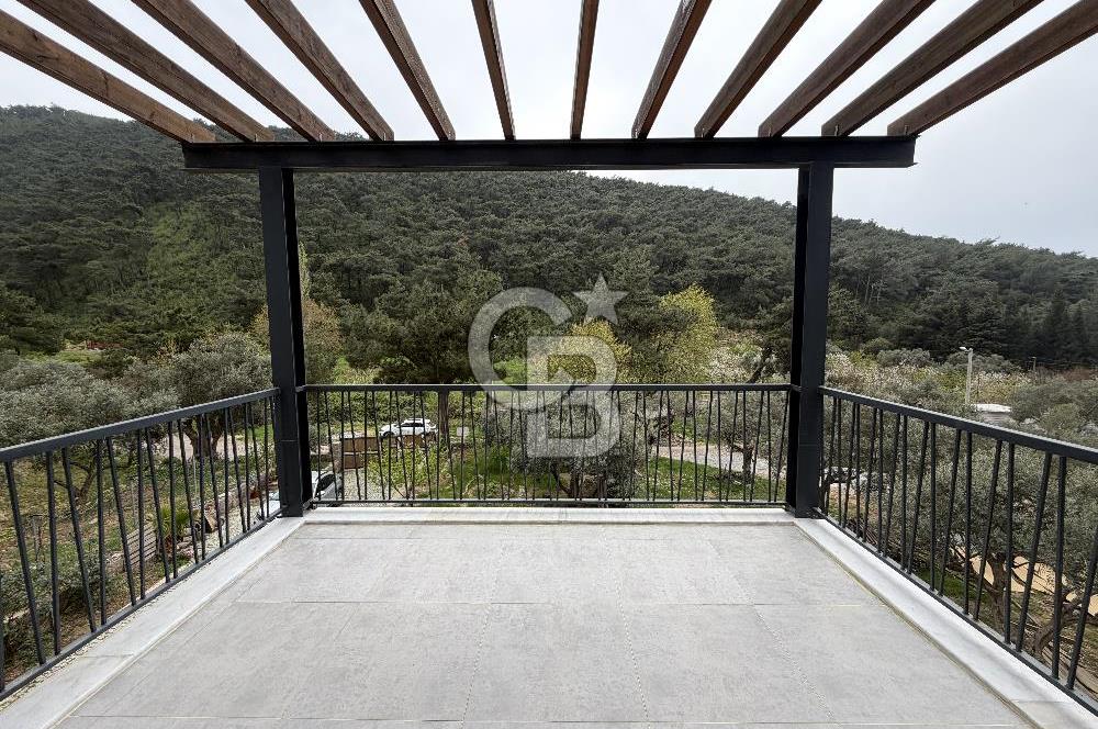 KEMALPAŞA DEREKÖY’DE SATILIK TRİPLEKS ÖZEL TASARIMLI VİLLA