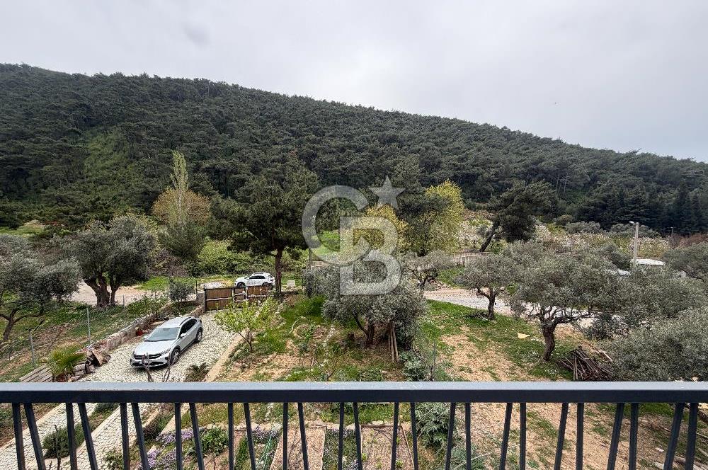 KEMALPAŞA DEREKÖY’DE SATILIK TRİPLEKS ÖZEL TASARIMLI VİLLA