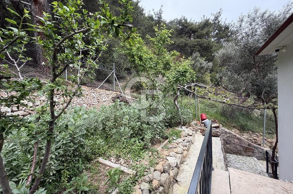 KEMALPAŞA DEREKÖY’DE SATILIK TRİPLEKS ÖZEL TASARIMLI VİLLA