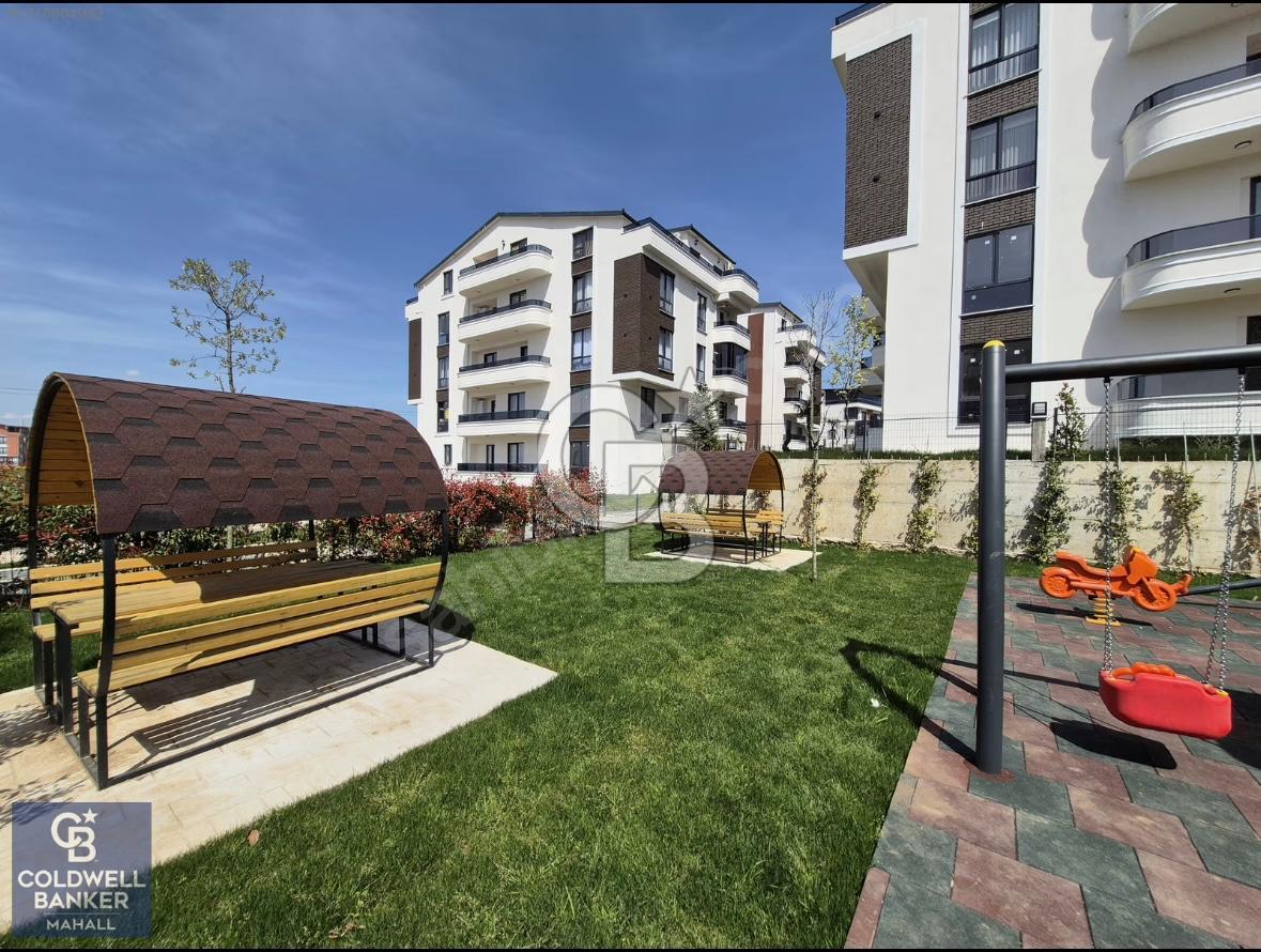 Vadi Yuvacık Sitesi'nde Satılık 3+1 Çatı Dubleks Daire