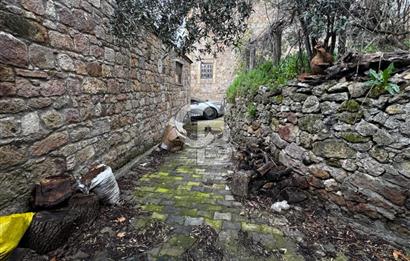 ÇANAKKALE AYVACIK KAYALAR KÖYÜNDE SATILIK KÖY EVİ VE ARSASI