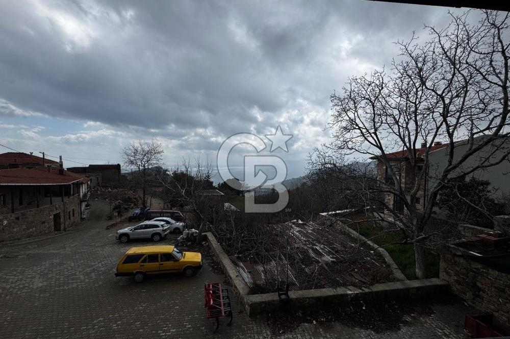 ÇANAKKALE AYVACIK KAYALAR KÖYÜNDE SATILIK KÖY EVİ VE ARSASI