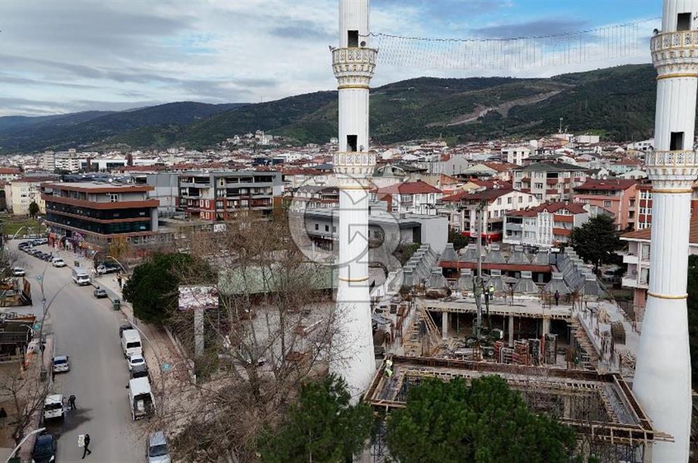 KÖRFEZ YARIMCA MİMAR SİNAN CADDESİNDE DEVREN KİRALIK İŞ YERİ
