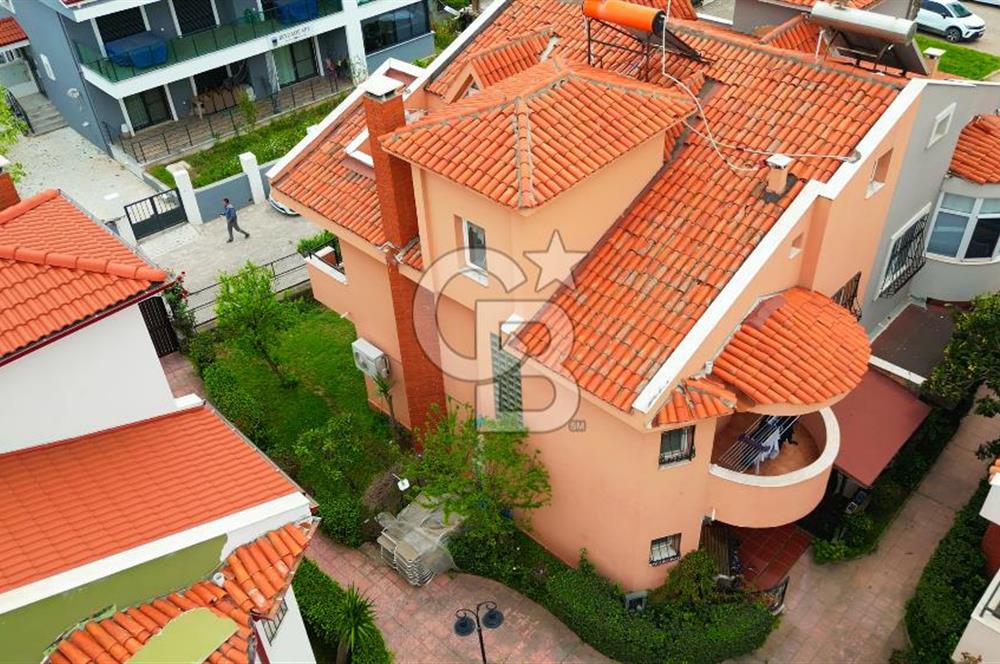 MARMARİS'TE ŞEHRİN MERKEZİNDE 4+1 UYGUN FİYATLI SATILIK VİLLA