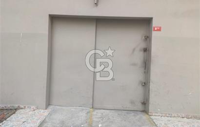 KADIKÖY KUYUBAŞINDA CADDE ÜZERİ SATILIK PRESTİJLİ DÜKKAN