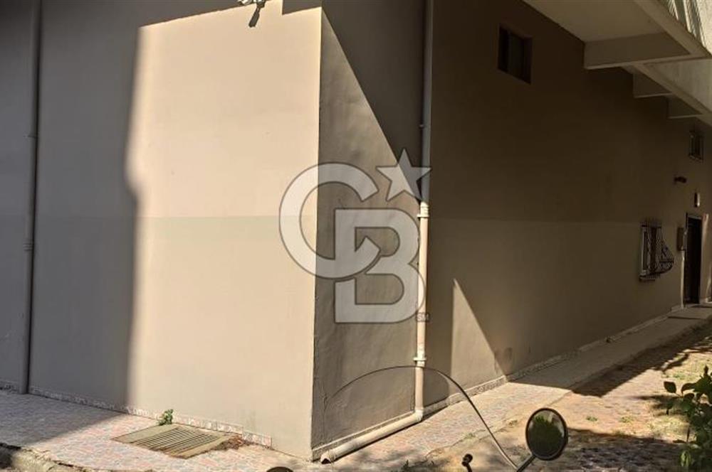 KADIKÖY KUYUBAŞINDA CADDE ÜZERİ SATILIK PRESTİJLİ DÜKKAN