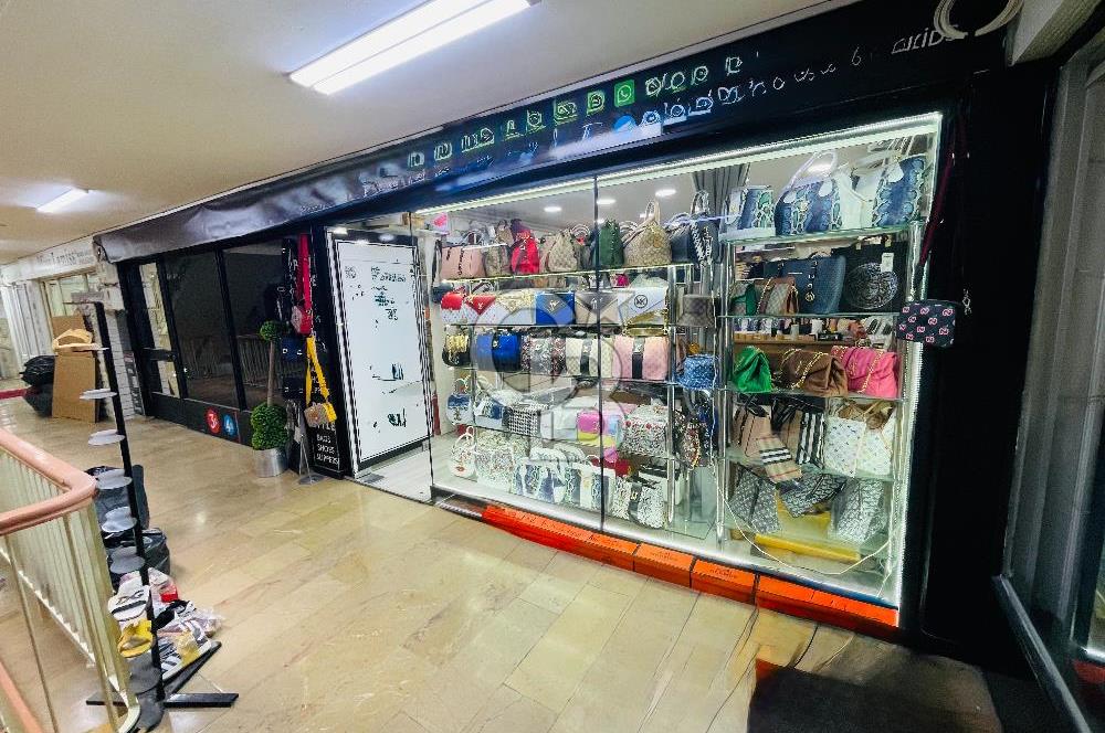 Beyazıt Merkezde Azaklar Çarşısında Satılık 22 m2 Dükkan Mağaza