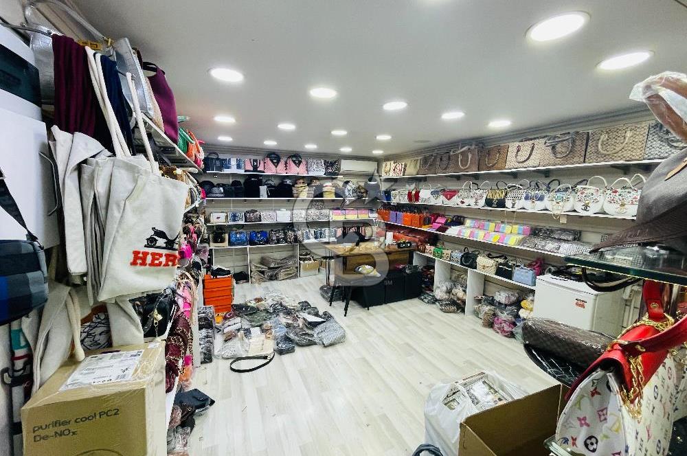 Beyazıt Merkezde Azaklar Çarşısında Satılık 22 m2 Dükkan Mağaza