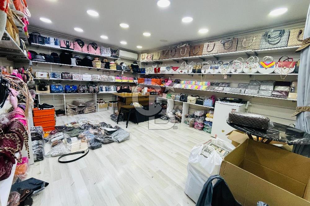 Beyazıt Merkezde Azaklar Çarşısında Satılık 22 m2 Dükkan Mağaza