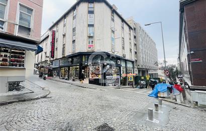 Beyazıt Merkezde Azaklar Çarşısında Satılık 22 m2 Dükkan Mağaza