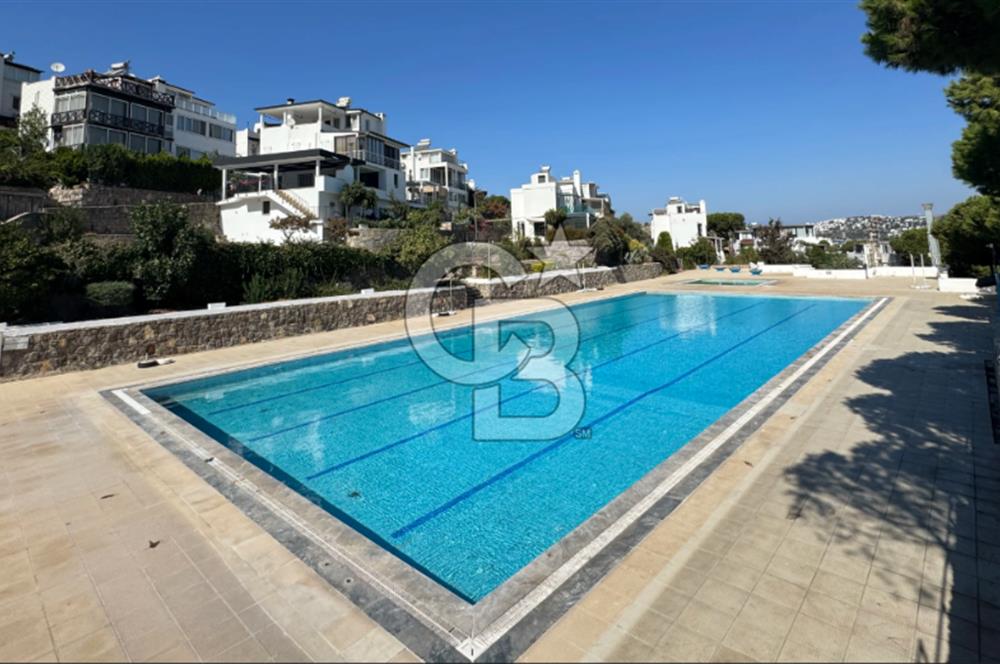 Bodrum Gündoğanda Havuzlu Site içinde 230 M2 4+2 Satılık Villa