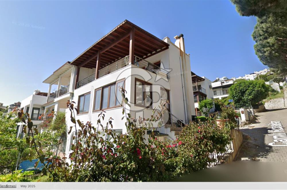 Bodrum Gündoğanda Havuzlu Site içinde 230 M2 4+2 Satılık Villa