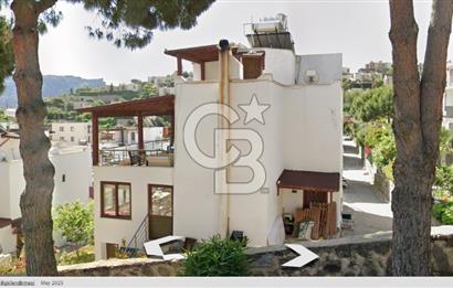 Bodrum Gündoğanda Havuzlu Site içinde 230 M2 4+2 Satılık Villa