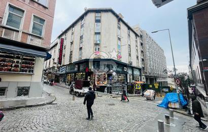 Beyazıt Merkezde Azaklar Çarşısında Satılık 22 m2 Dükkan Mağaza