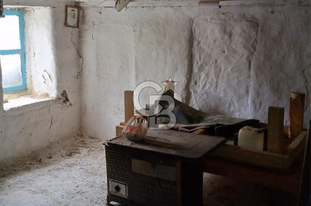 BURHANİYE SARILAR & DAMLALI MAHALLESİNDE KÖY İÇİ TAŞ EV VE ARSA