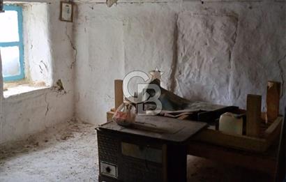 BURHANİYE SARILAR & DAMLALI MAHALLESİNDE KÖY İÇİ TAŞ EV VE ARSA