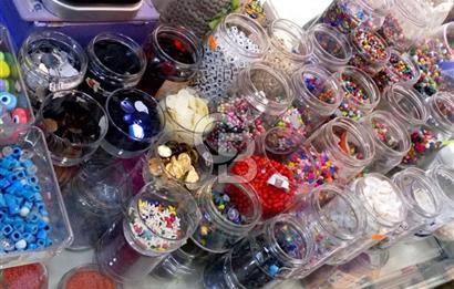 15 YILLIK KÖKLÜ GEÇMİŞE SAHİP DEVREN KİRALIK HOBİ TAKI MAĞAZASI