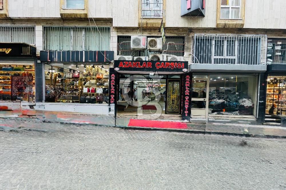 Beyazıt Merkezde Azaklar Çarşısında Satılık 22 m2 Dükkan Mağaza