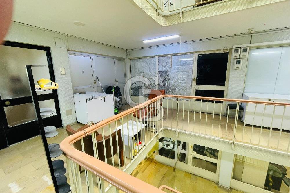 Beyazıt Merkezde Azaklar Çarşısında Satılık 22 m2 Dükkan Mağaza