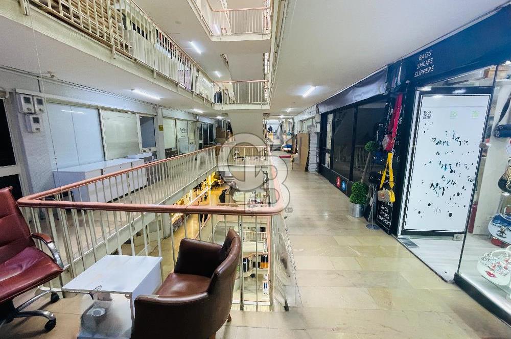 Beyazıt Merkezde Azaklar Çarşısında Satılık 22 m2 Dükkan Mağaza