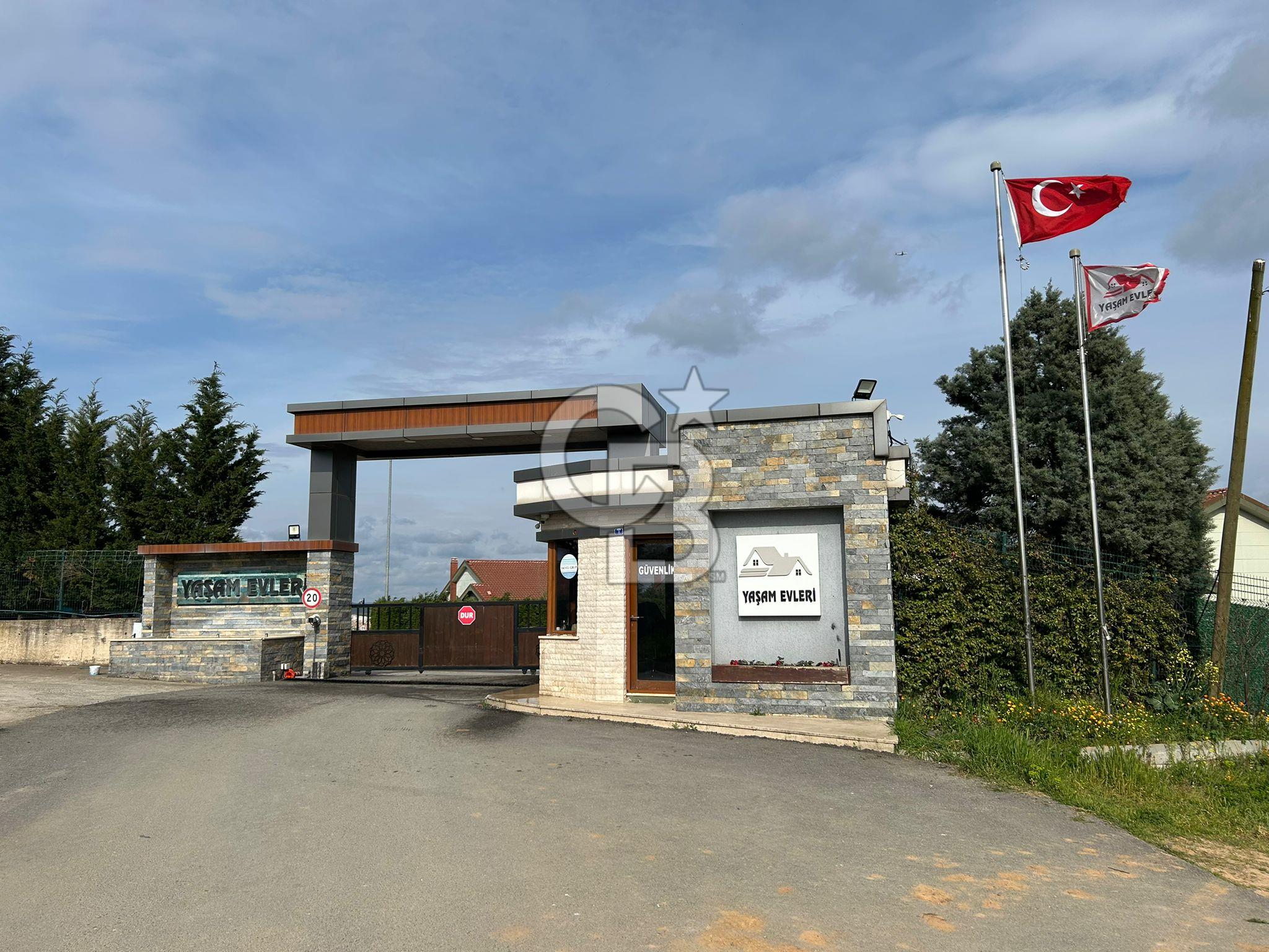 TUZLA TEPEÖREN AKFIRAT EVLERİ YANI YAŞAM KONUTLARI  SATILIK 5+1 VİLLA VE ARSASI