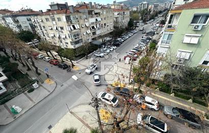 Karşıyaka Girne Bulvarı Yakını Köşe Konumlu 3+1 Satılık Daire