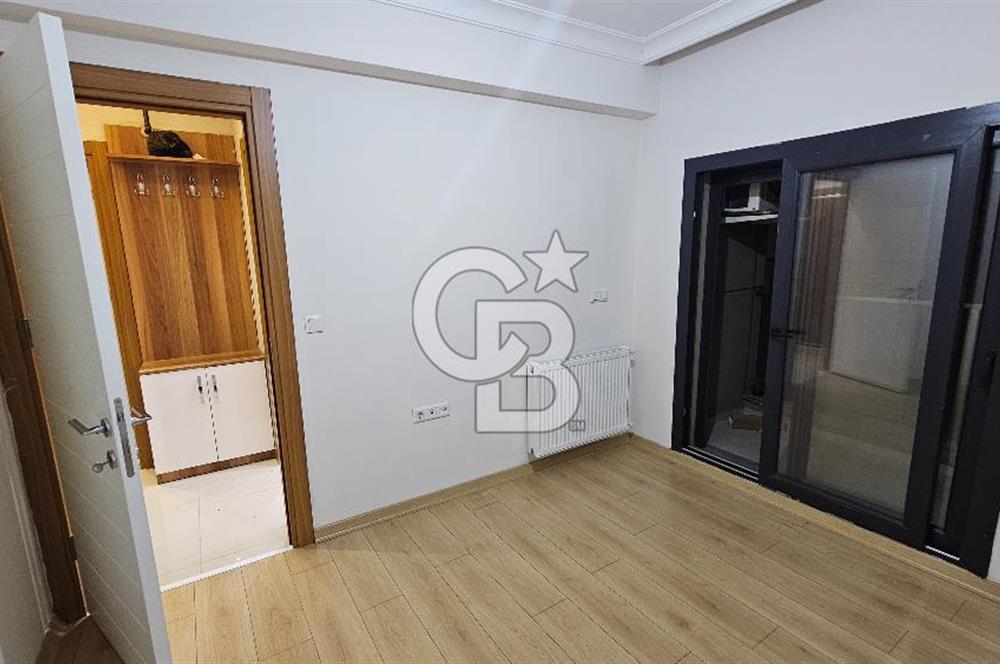 Karabağlar Vatan Mahallesi Asansörlü Yeni Bina 2+1 Kiralık