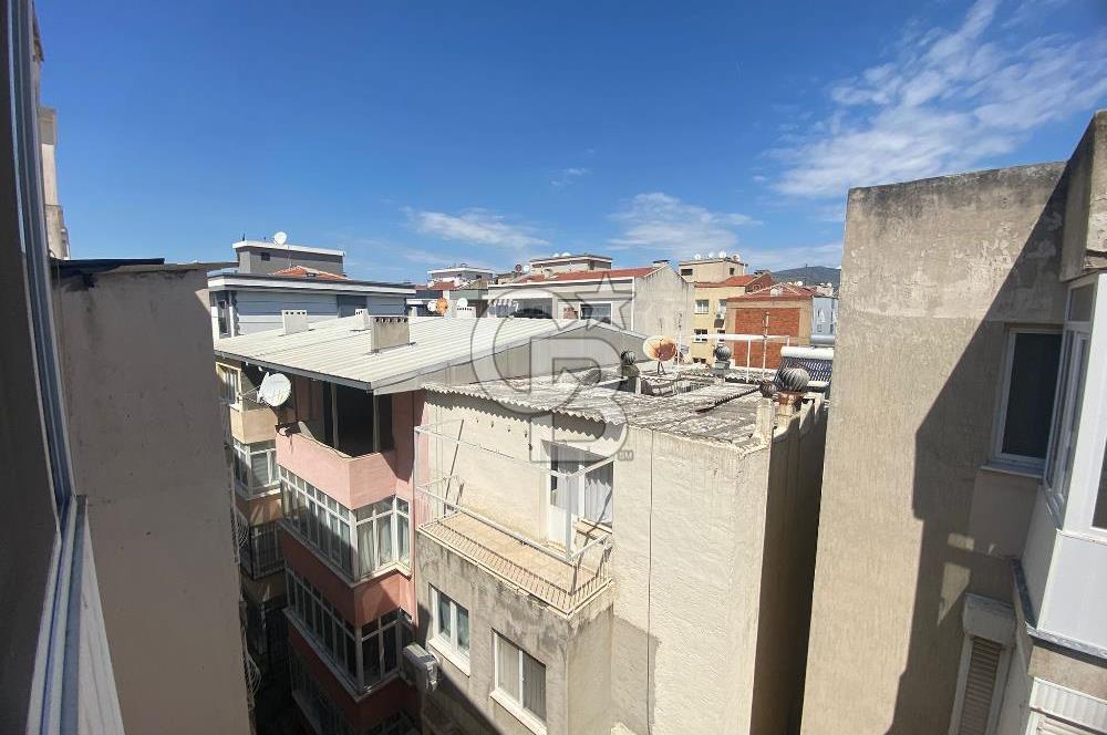 KARŞIYAKA DEDEBAŞI GONCALAR CAMİ SOKAĞINDA MERKEZİ 3+1 SATILIK DAİRE 