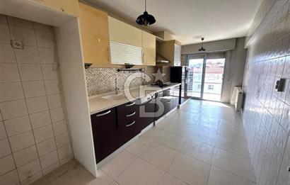 Karşıyaka Girne Bulvarı Yakını Köşe Konumlu 3+1 Satılık Daire