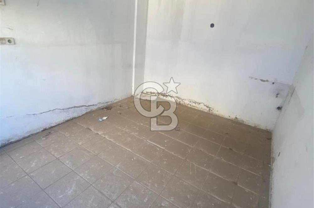 BAHÇELİEVLER CEVDET BİLSAY CADDESİNDE, SATILIK, BATARLI BOŞ DÜKKAN