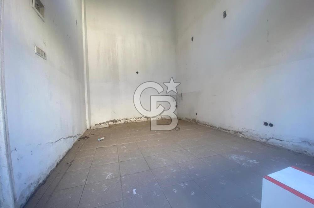 BAHÇELİEVLER CEVDET BİLSAY CADDESİNDE, SATILIK, BATARLI BOŞ DÜKKAN