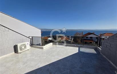 Gülbahçe'de Deniz Manzaralı İkiz Villa