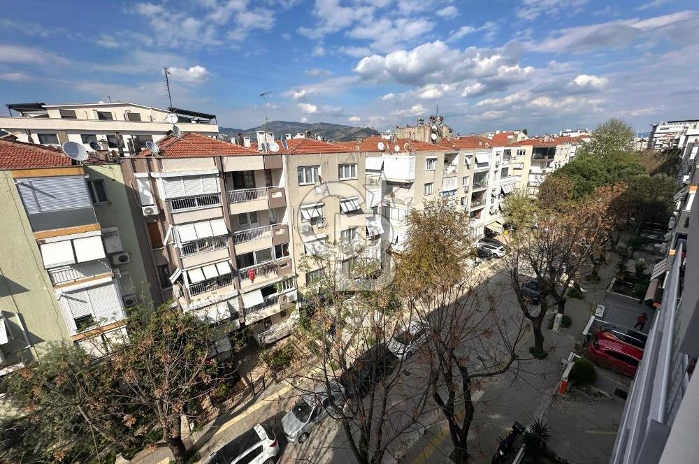 Karşıyaka Girne Bulvarı Yakını Köşe Konumlu 3+1 Satılık Daire