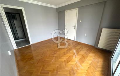 Karşıyaka Girne Bulvarı Yakını Köşe Konumlu 3+1 Satılık Daire