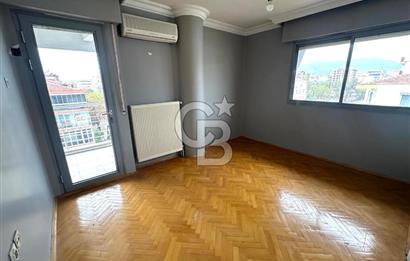 Karşıyaka Girne Bulvarı Yakını Köşe Konumlu 3+1 Satılık Daire