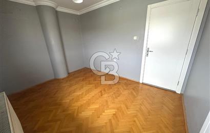 Karşıyaka Girne Bulvarı Yakını Köşe Konumlu 3+1 Satılık Daire