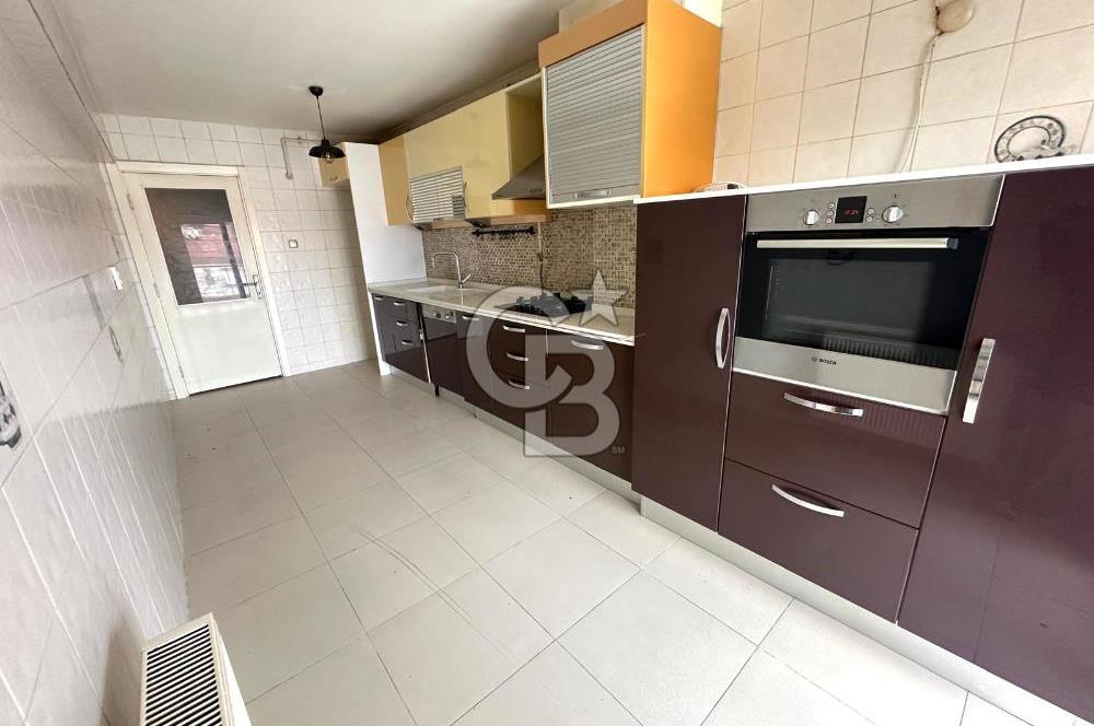 Karşıyaka Girne Bulvarı Yakını Köşe Konumlu 3+1 Satılık Daire