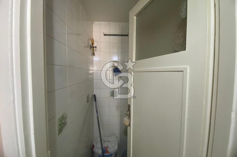 KARŞIYAKA DEDEBAŞI GONCALAR CAMİ SOKAĞINDA MERKEZİ 3+1 SATILIK DAİRE 