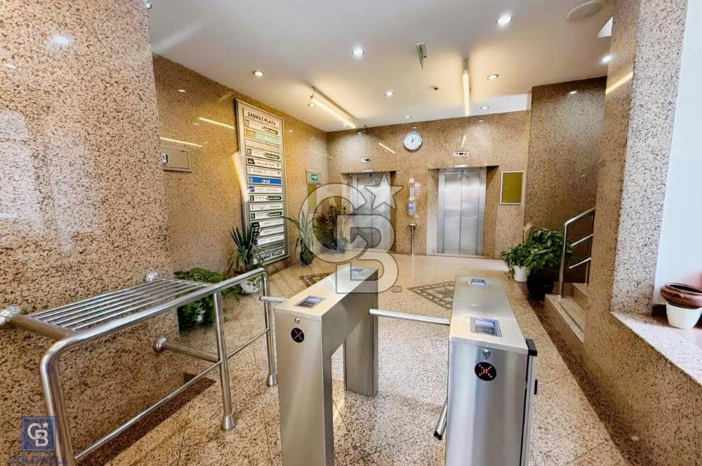 KOZYATAĞI ŞAŞMAZ PLAZA’DA METRO ÖNÜ 840 m² KİRALIK PRESTİJLİ OFİS KATI