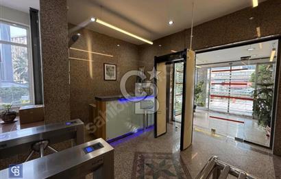 KOZYATAĞI ŞAŞMAZ PLAZA’DA METRO ÖNÜ 840 m² KİRALIK PRESTİJLİ OFİS KATI